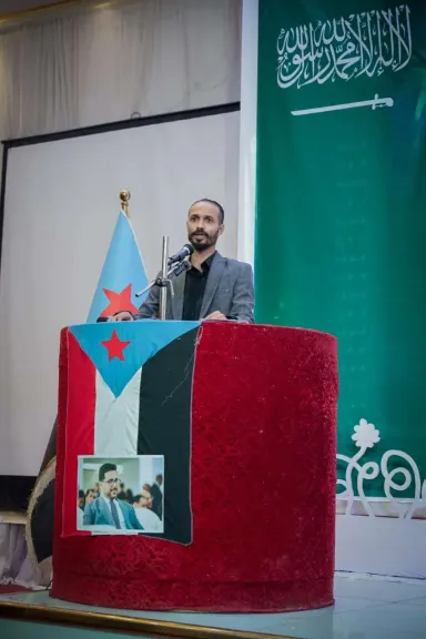 ماذا يحدث في عدن الآن؟ قيادي بالحراك الجنوبي يكشف تفاصيل ”الجنوب الجديد” ومستقبل القضية!