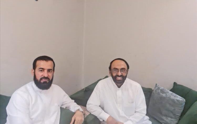 محافظ أبين يطمئن على صحة اللواء الدكتور ناصر الفضلي بعد إجراء عملية جراحية في الرياض