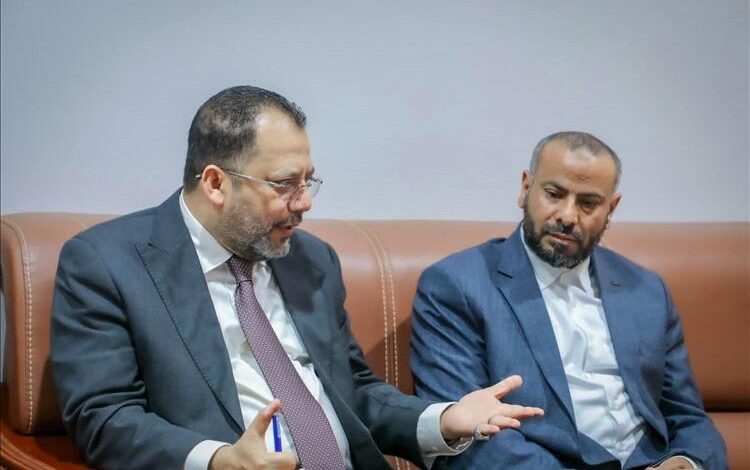 محافظ الضالع يناقش مع وزير الكهرباء احتياجات المحافظة في قطاع الطاقة