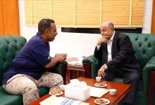 محافظ حضرموت يتفقد جاهزية النخبة الحضرمية ويؤكد دعم الأمن والاستقرار