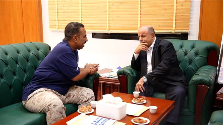 محافظ حضرموت يتفقد جاهزية النخبة الحضرمية ويؤكد دعم الأمن والاستقرار