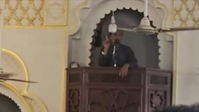 مدير عام الأوقاف بشبوة من على منبر الجمعة يحذر من الحزبية والفرق التكفيرية