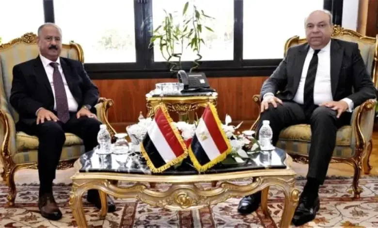 مصر تعلن ”دعماً غير مسبوق” للطيران اليمني.. مفاجآت من لقاء العمري والحفني!
