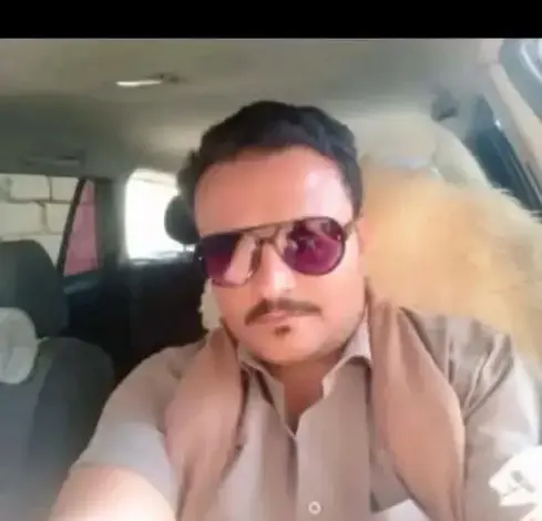 مقتل جندي قوات المهام الخاصة من أبناء محافظة عمران داخل سيارته في المهرة (صور)
