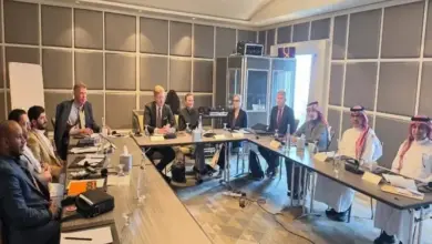 مقرب من الحوثيين يكشف مفاجأة بشأن اللقاءات الحوثية السعودية ومصير خارطة الطريق