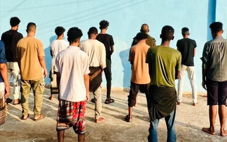 مكافحة المخدرات تضبط 12 متهماً في 10 قضايا بعدن