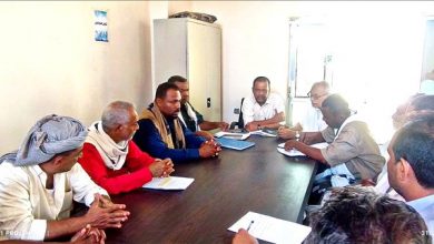 مكتب الشباب والرياضة بلحج يعقد اجتماعه الشهري برئاسة المدير العام