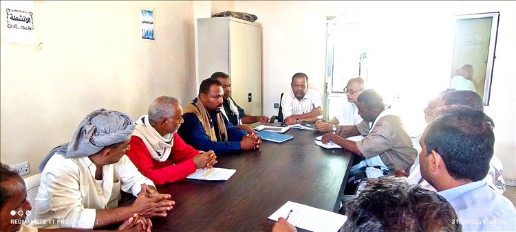 مكتب الشباب والرياضة بلحج يعقد اجتماعه الشهري برئاسة المدير العام