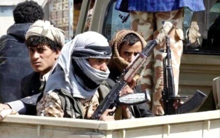 مليشيا الحوثي تشن حملة اختطافات جديدة في النادرة وعناصرها تقتل مواطناً في إب