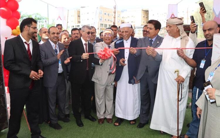 نائب وزير الأشغال يفتتح معرض عدن الثالث للإعمار والبناء 2026م