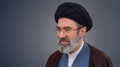 ”نيويورك تايمز” تكشف: مجتبى خامنئي جريح ومختفي.. والجنرالات يسيطرون على إيران!