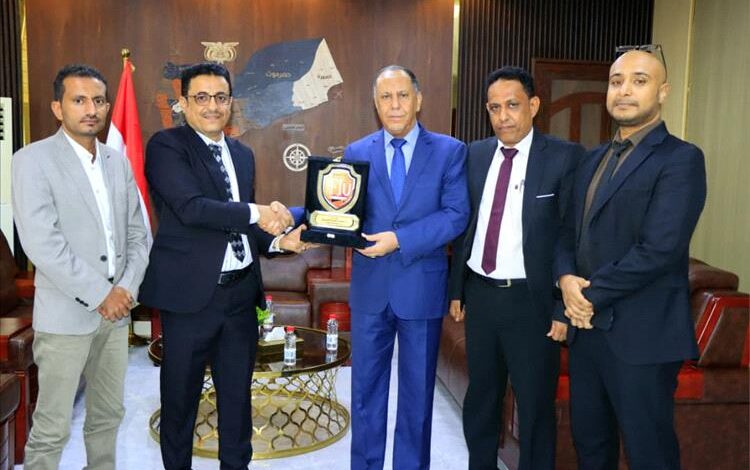 وحدة جمع المعلومات المالية بالبنك المركزي تكرّم الوزير الأشول لجهوده في مكافحة غسل الأموال وتمويل الإرهاب