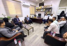 وزير التربية والتعليم يبحث مع عمادة كلية اللغات بجامعة عدن سبل تعزيز الشراكة الأكاديمية