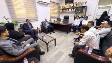 وزير التربية والتعليم يبحث مع عمادة كلية اللغات بجامعة عدن سبل تعزيز الشراكة الأكاديمية