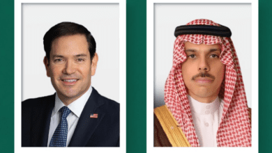 وزير الخارجية ونظيره الأمريكي يبحثان هاتفيا مستجدات الأوضاع في المنطقة