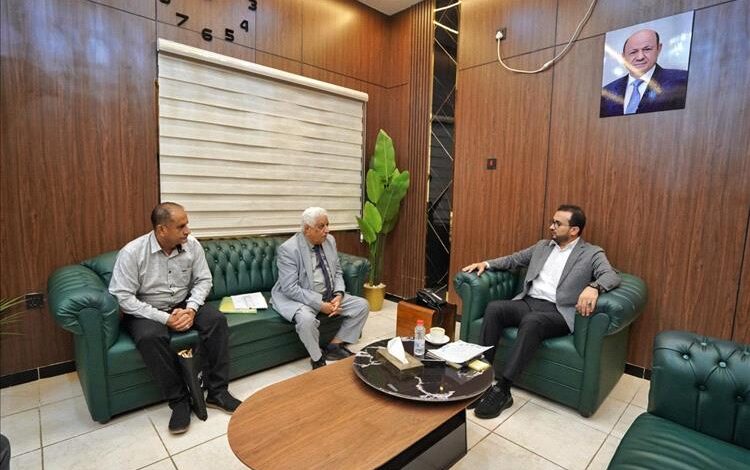 وزير الخدمة المدنية يناقش ملف تسويات الكادر الأكاديمي والإداري في عدد من الجامعات