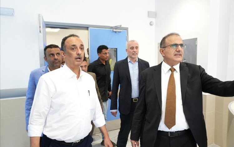 وزير الصحة يتفقد عدداً من مشاريع البنية التحتية الصحية في عدن