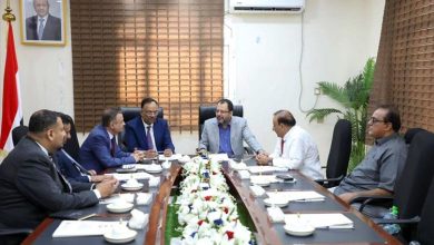 وزير الكهرباء ورئيس مصلحة الجمارك يناقشان التسهيلات الجمركية لقطاع الطاقة