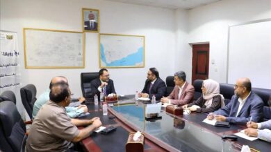 وزير الكهرباء يبحث مع الفريق الاقتصادي خطة التعافي وتعزيز قدرات القطاع