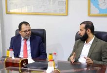 وزير الكهرباء يبحث مع محافظ أبين احتياجات الطاقة ويؤكد التوسع في مشاريع الطاقة الشمسية