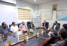 وزير الكهرباء يناقش مع محافظ أبين احتياجات الطاقة ويؤكد التوسع في الحلول المستدامة