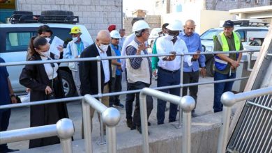 وزير المياه والبيئة ووفد البنك الدولي يطلعان على التشغيل التجريبي لمشروع محطة الضخ بعدن