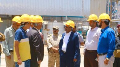 وزير النفط والمعادن يتفقد سير العمل في مصفاة عدن