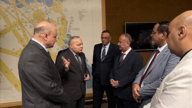 وزير النقل يزور مركز الملاحة الجوية بالقاهرة لبحث سبل التعاون المشترك