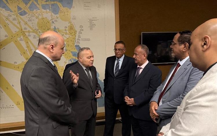 وزير النقل يزور مركز الملاحة الجوية بالقاهرة لبحث سبل التعاون المشترك