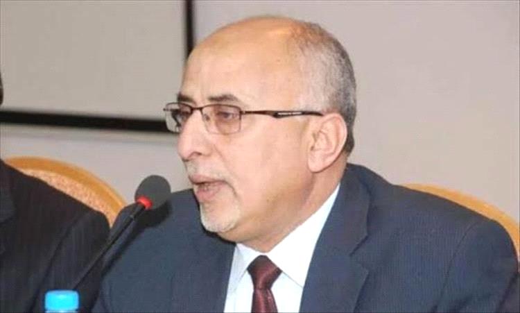 وزير سابق: الدعم الدولي لليمن مرهون بمشاريع تنموية واقعية وآليات رقابة فعّالة