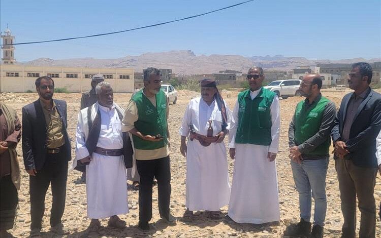 وفد البرنامج السعودي لتنمية وإعمار اليمن يدشن مشاريع تعليمية وخدمية في مديرية ميفعة بشبوة