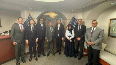 وفد حكومي يبحث مع مساعد وزير الخارجية الأمريكي سبل تطوير الشراكة