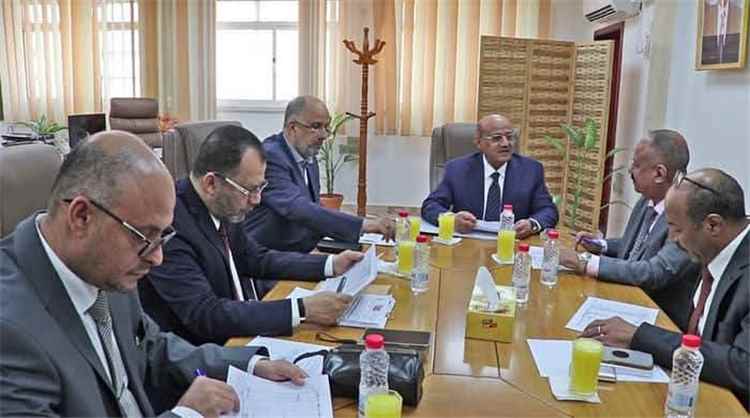 انعقاد اجتماع خاص لبحث المعالجات العاجلة لأوضاع الكهرباء في العاصمة المؤقتة عدن والمحافظات المحررة