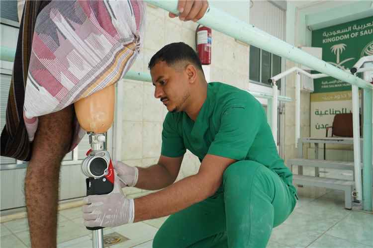 554 مستفيداً من خدمات مركز الأطراف الصناعية وإعادة التأهيل بعدن في مارس الماضي