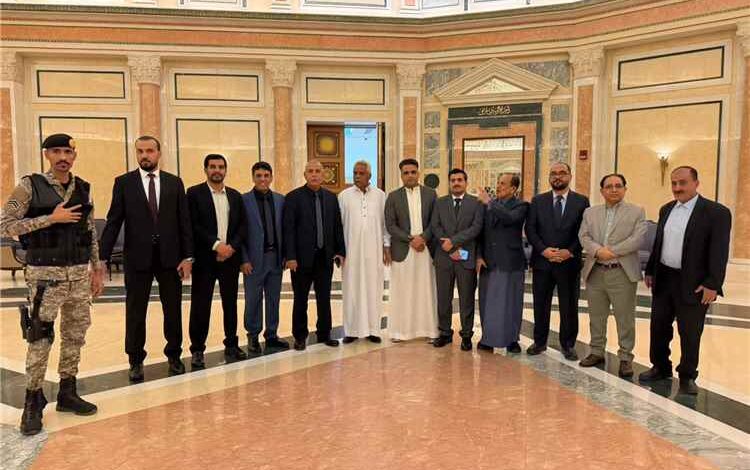 أعضاء الوفد الجنوبي يشاركون في تشييع الرئيس السابق عبدربه منصور هادي ويقدمون واجب العزاء والمواساة لأسرته