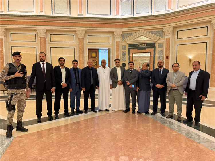 أعضاء الوفد الجنوبي يشاركون في تشييع الرئيس السابق عبدربه منصور هادي ويقدمون واجب العزاء والمواساة لأسرته
