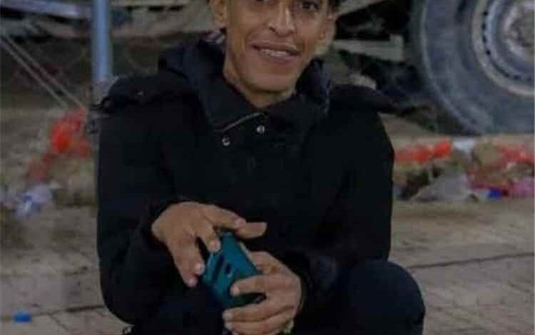 أمانة تهزم إغراء الملايين.. شاب من لودر في أبين يعيد ذهب عروس بعد فقدانه في السوق