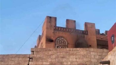 إحراق منزل قيادي قبلي موال للشرعية في صنعاء يثير غضباً واسعاً