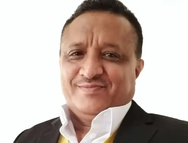 ”إدارة أمن تعز تعتقل الصحفي مجلي الصمدي”.. موجة غضب تندلع في الأوساط الإعلامية