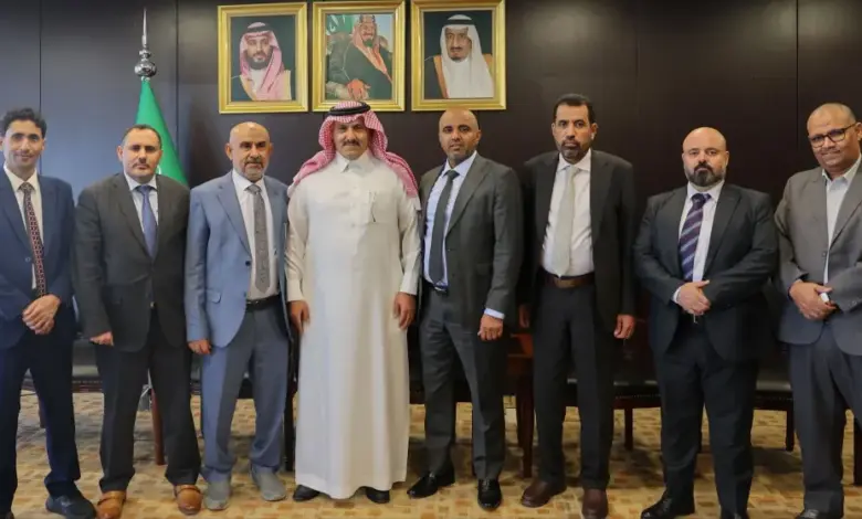 من لقاء الوفد اليمني بالسفير السعودي