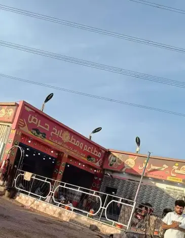 استياء واسع بين المسافرين من أسعار ”مبالغ فيها” بمطعم على الخط الدولي