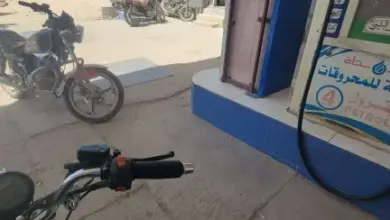 استياء وغضب في سيئون.. مواطنون يشتكون سوء التنظيم وطوابير ”تحت الشمس الحارقة”