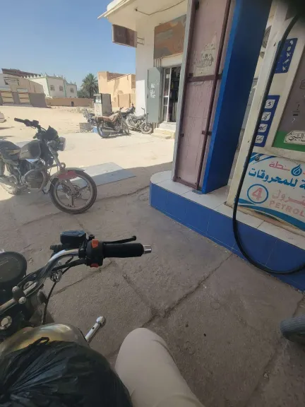 استياء وغضب في سيئون.. مواطنون يشتكون سوء التنظيم وطوابير ”تحت الشمس الحارقة”