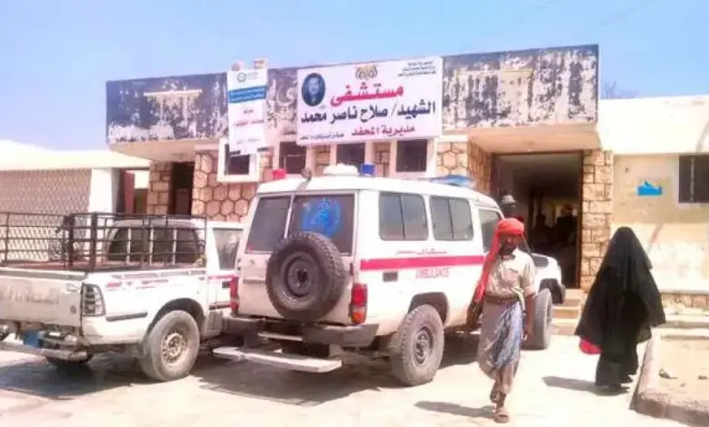 اشتباكات قبلية بجوار مستشفى المحفد تُصيب 3 أشخاص وتُثير القلق
