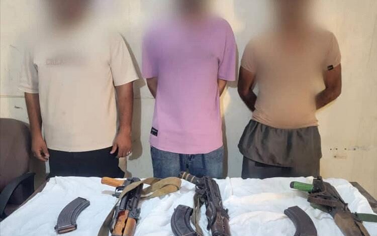 الأمن الوطني بعدن يضبط ثلاثة متهمين بإطلاق النار العشوائي في المنصورة
