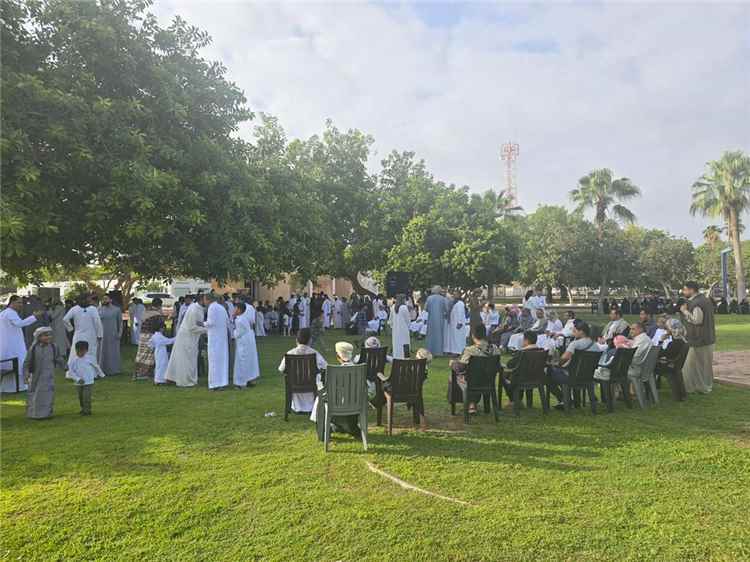 الجالية اليمنية بصلالة تحيي موروثها الثقافي في عيد الأضحى