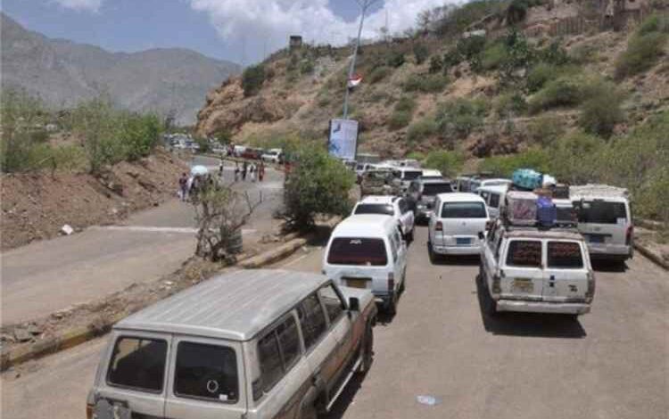 الحوثيون يضيّقون الحركة في المنفذ الشرقي لتعز وسط استحداثات عسكرية جديدة