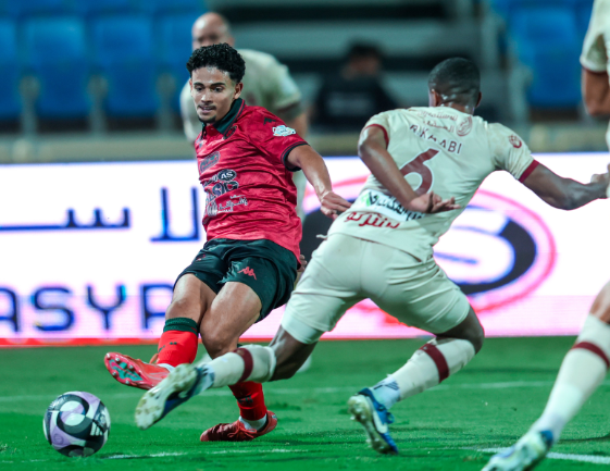 الخلود يتعادل إيجابيًا أمام الفيحاء في دوري روشن