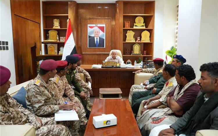 الخنبشي يوجّه باستكمال طريق الضليعة - يبعث ويناقش دمج قوات حماية حضرموت ضمن الجيش والأمن