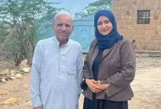 الدكتورة ألفت الدبعي في زيارة تضامنية لوالد الشهيدة أفتهان المشهري بريف تعز